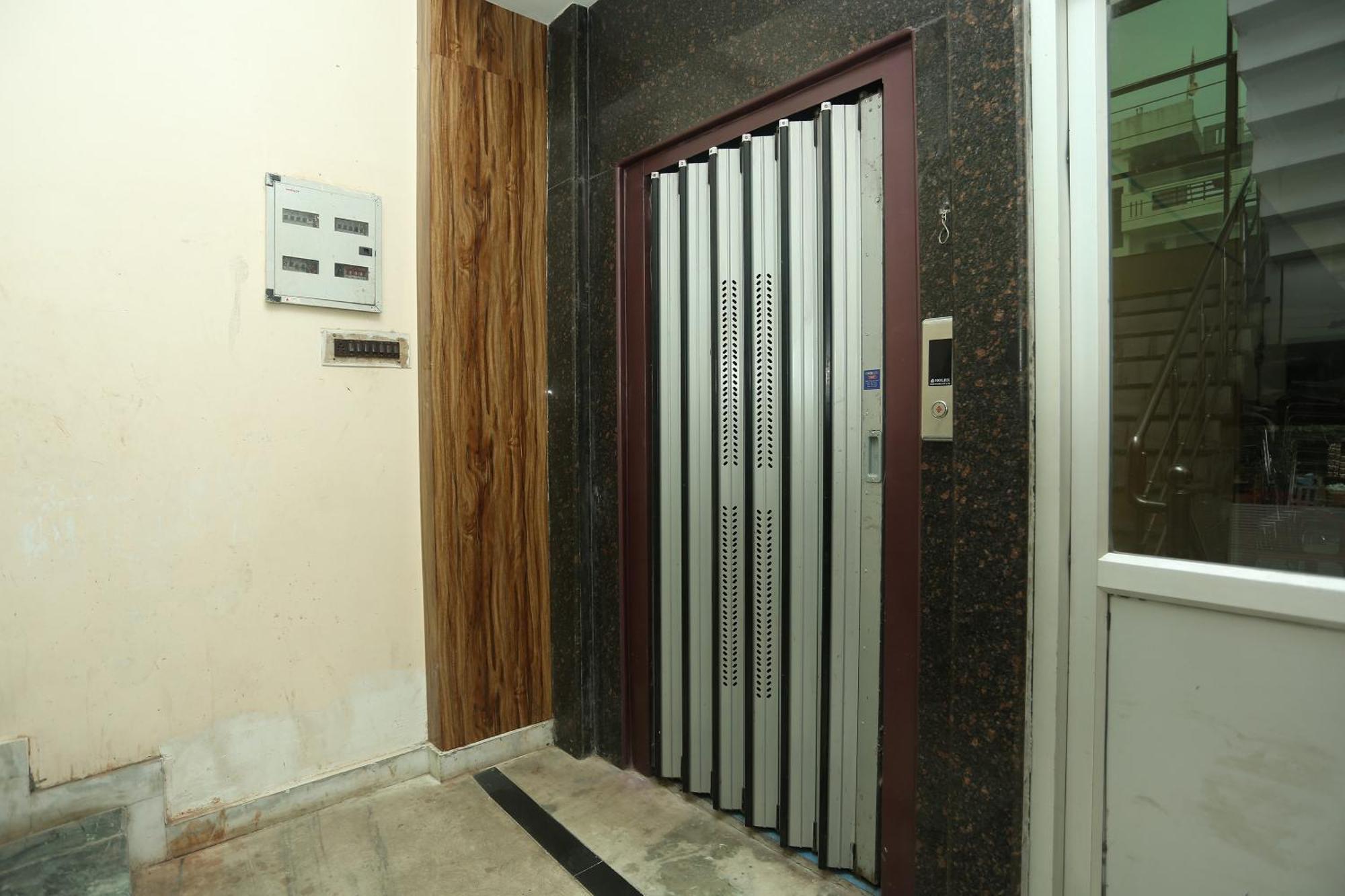 Oyo Flagship 17204 Vrindawan Galaxy Kanpur Exterior foto